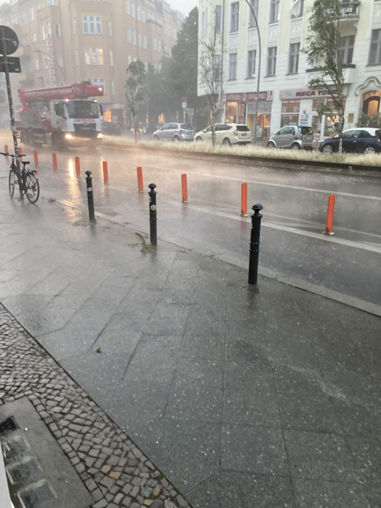 Starkregen in Tempelhof-Schöneberg zeigt:  Entsiegelung  von  Flächen ist überfällig